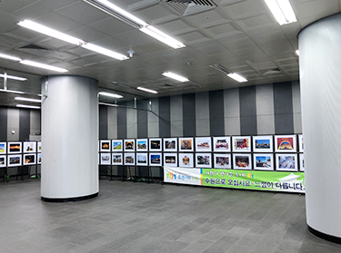 해당 역사 및 광장 공연무대