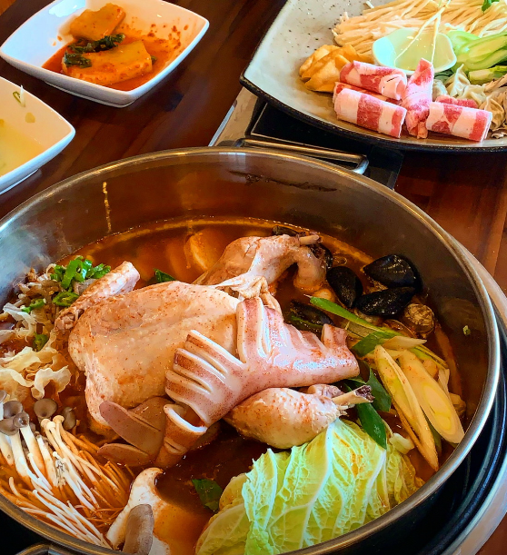 삽다리닭칼국수 대표 메뉴