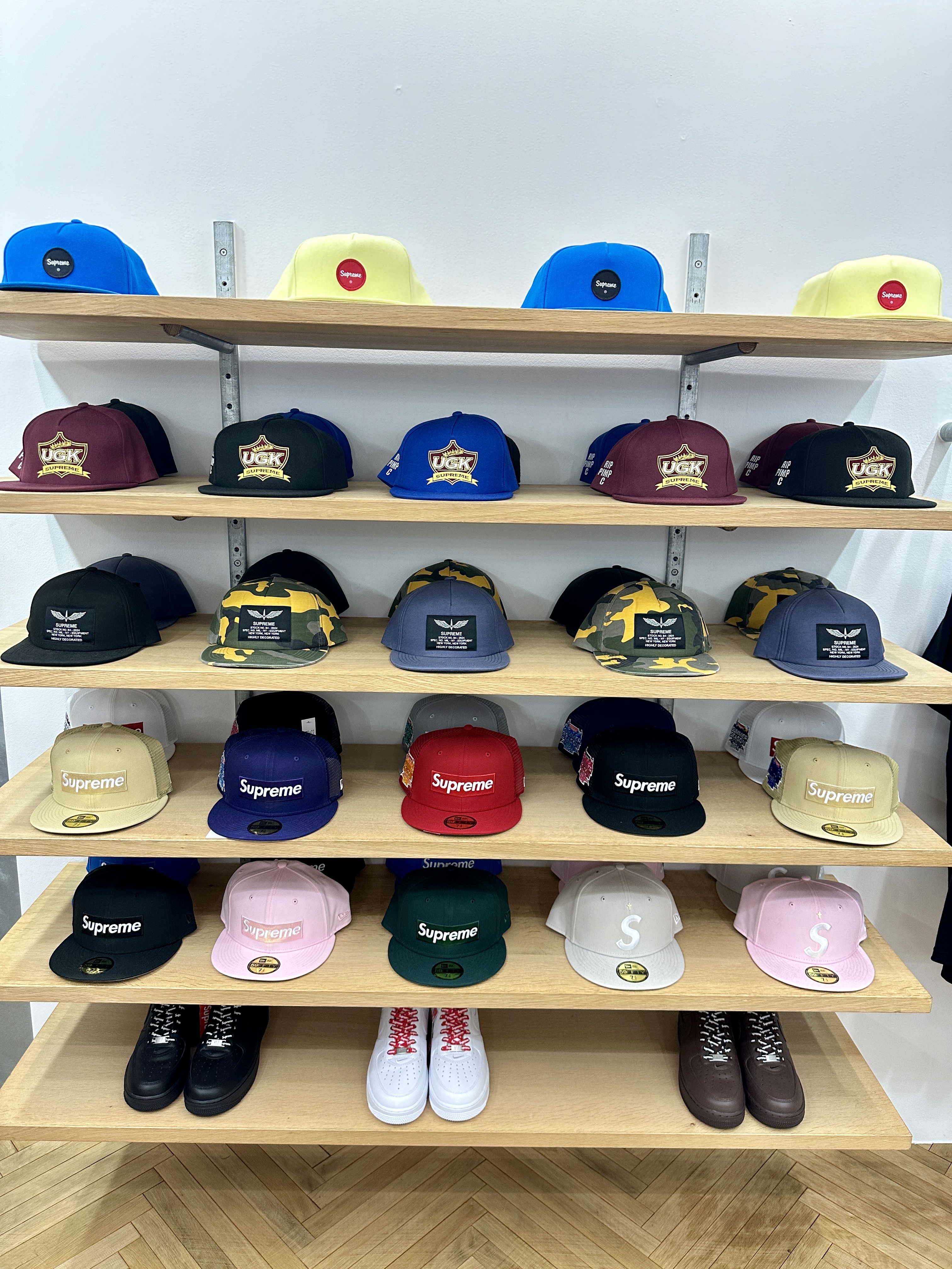 다이칸야마 슈프림 모자와 신발