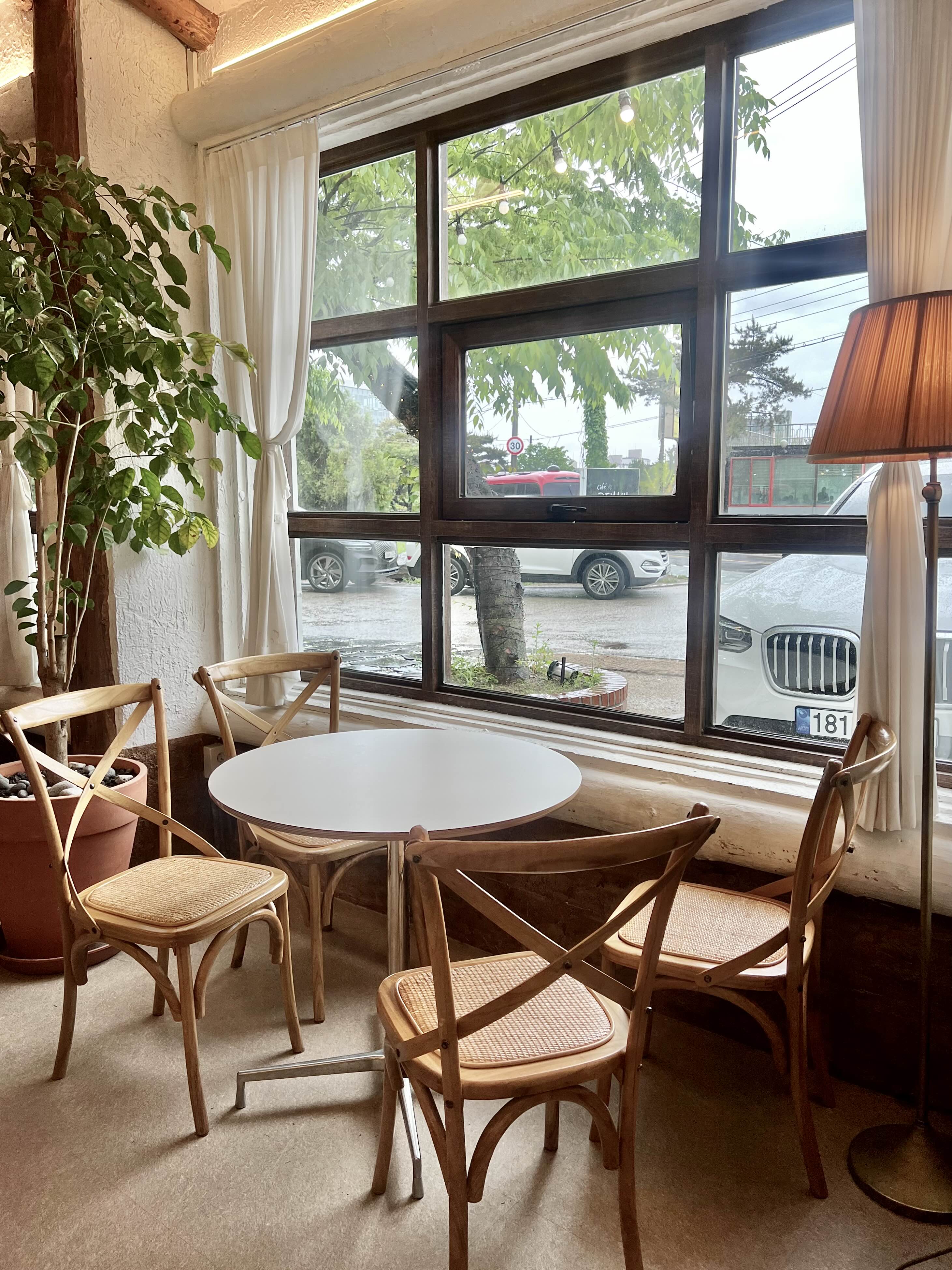 고양 일산 노트북하기 좋은 카페 드메인