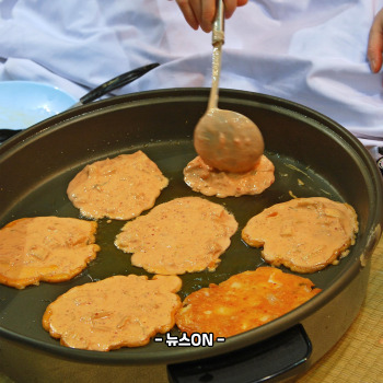 돼지고기 김치전 맛있게 하는 법