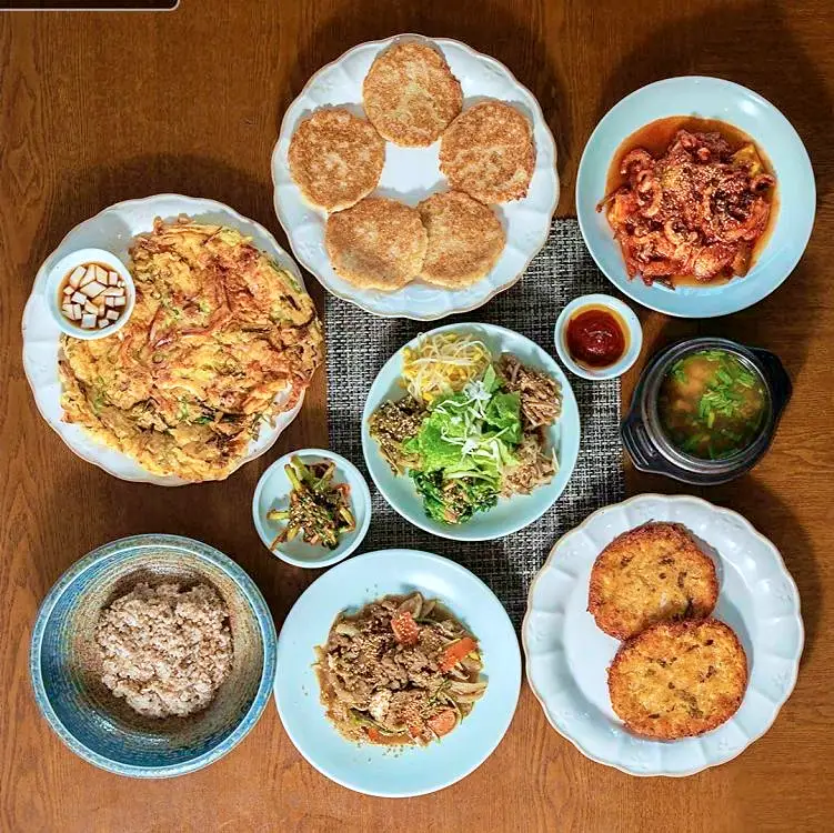어서와 한국은 처음이지 한성대입구역 성북동 독일 3인방 북악산 등산 영양돌솥밥, 한우 불고기, 낙지볶음, 보리밥 한정식 맛집 위치