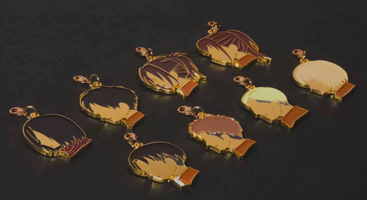 메탈 실루엣 참 8종이 테이블 위에 펼쳐진 모습. [ⓒ인스타그램 megaboxon]