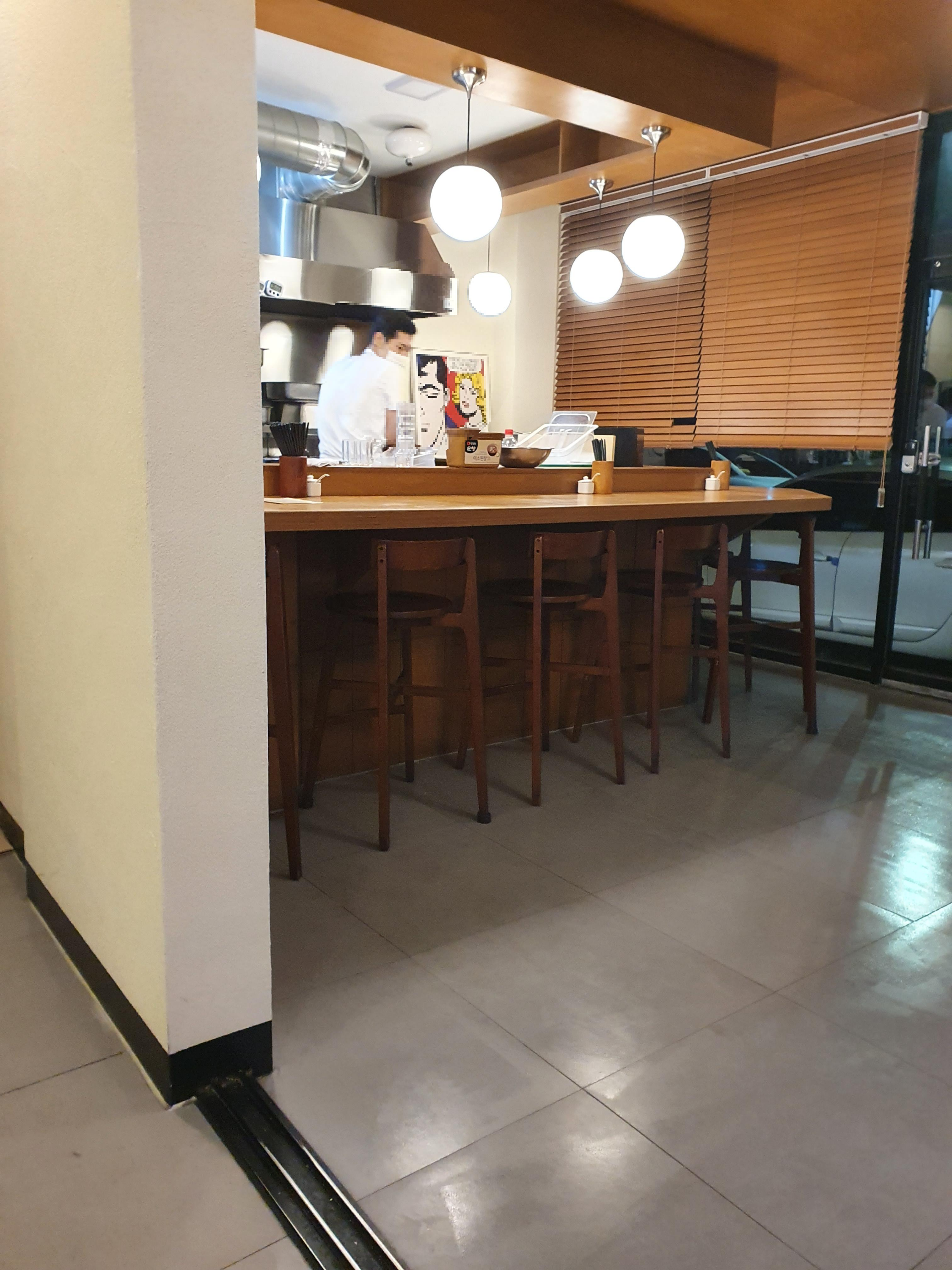 갈마동 맛집 우츠 매장