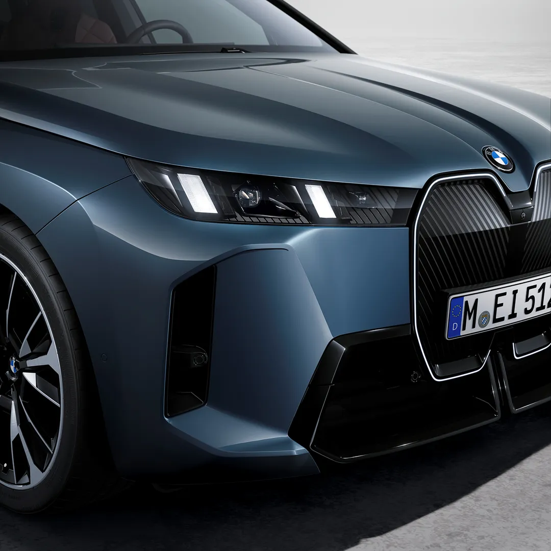 BMW iX 자동차 이미지