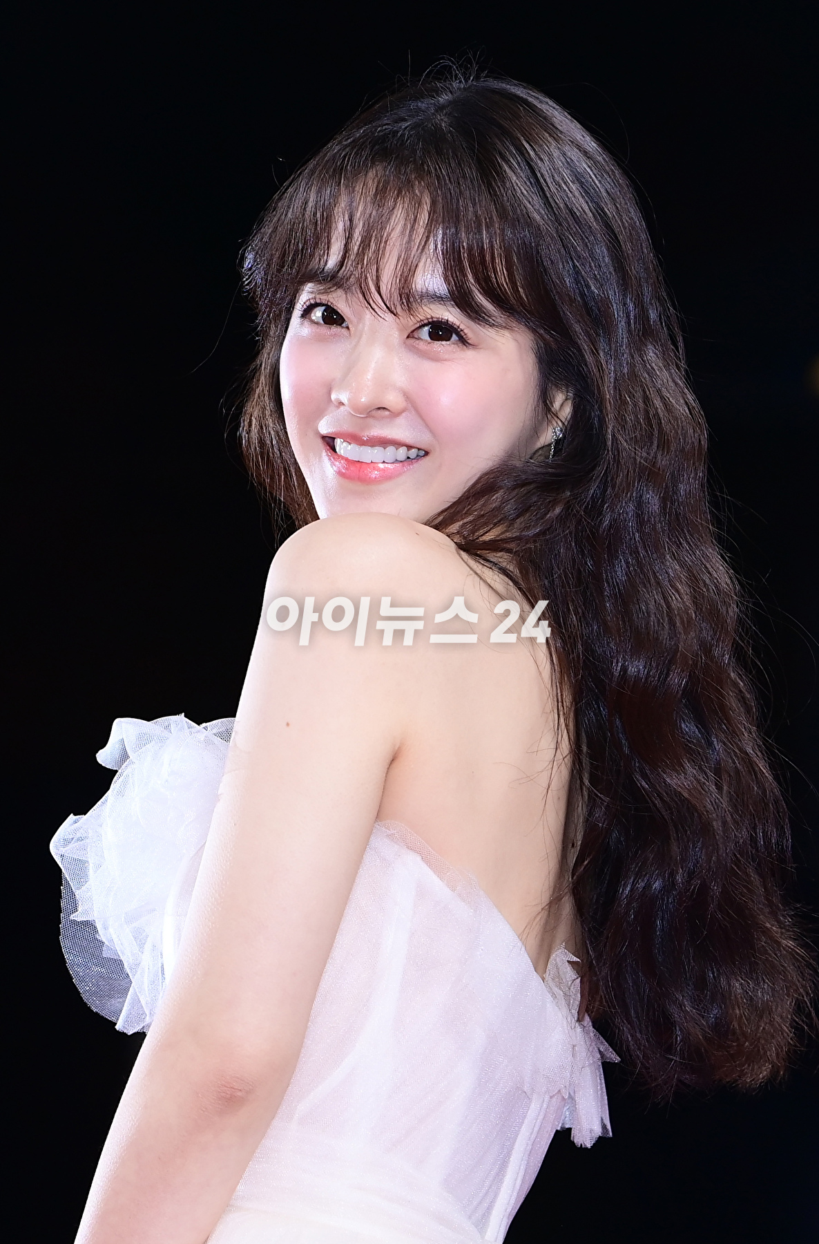 배우 박보영이 24일 오후 서울 영등포구 여의도 KBS홀에서 진행된 제44회 청룡영화상 레드카펫 행사에 참석하고 있다. [사진=정소희 기자]