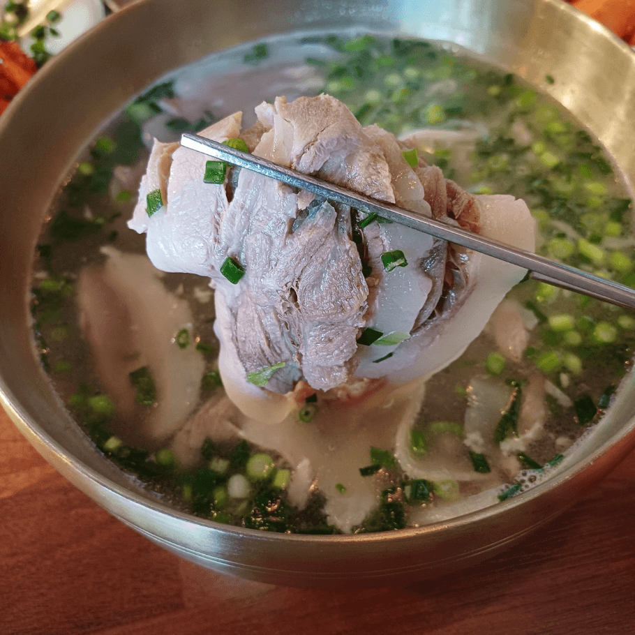 바지락 돼지곰탕 고기