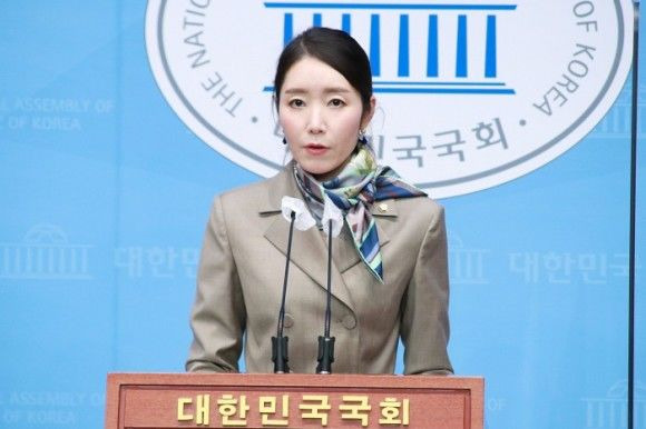 강선우 국회의원 프로필 총정리|나이·고향·학력·남편·가족·정치경력·갑질 의혹·공천헌금 재판
