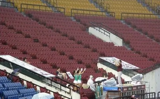 한국야구 관중 텅텅 빔