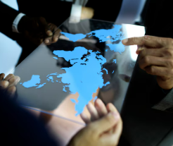 트럼프 관세 폭탄에 캐나다 보복, 트럼프-캐나다·멕시코 관세 전쟁