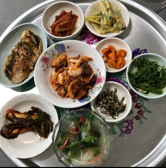 고성--회백반-8천원-수양식당-백반한상