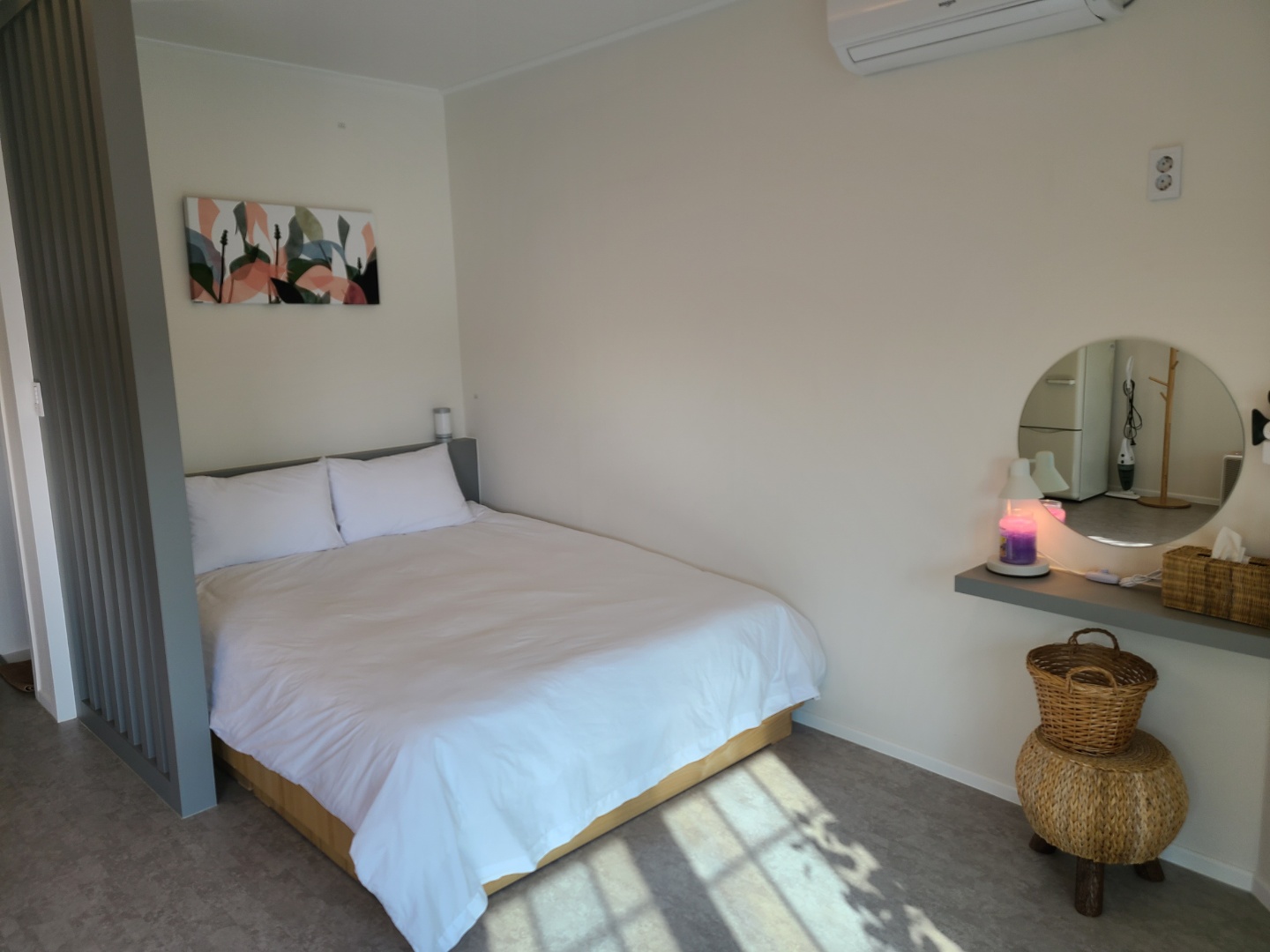 태안펜션-몽산포아마도펜션-실내-침대