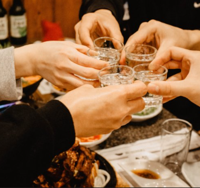 다들 짠!