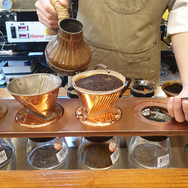 속초 설악산 카페 커피 비밀단 1275_핸드드립 시연