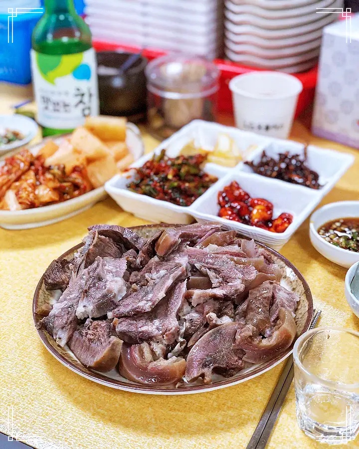 경주중앙시장 소머리곰탕 떡볶이&김밥 돔배기 김치만두 고기만두 새우만두 족발 닭발 편육 밀키트 맛집 전국 택배 주문 가볼만한 곳 추천