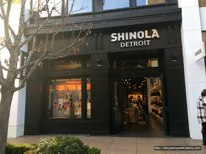 더 그로브(The Grove) 쇼핑몰 시놀라(Shinola)