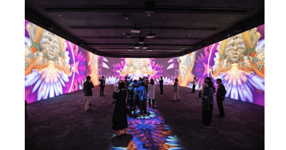 국립중앙박물관 내부의 현대 전시물