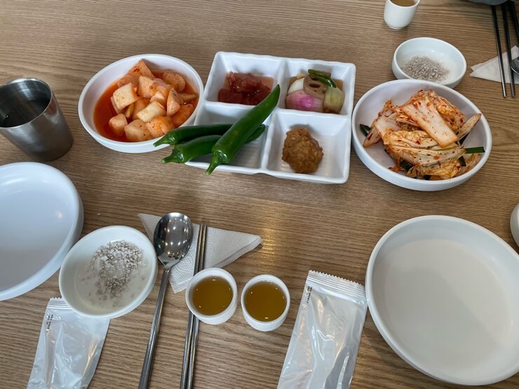 일산_킨텍스_맛집-보양삼계탕-기본찬-인삼주