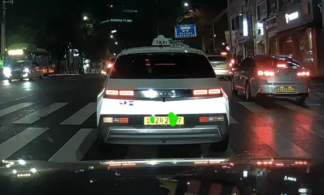 X4K 블랙박스의 야간 주행사진입니다.