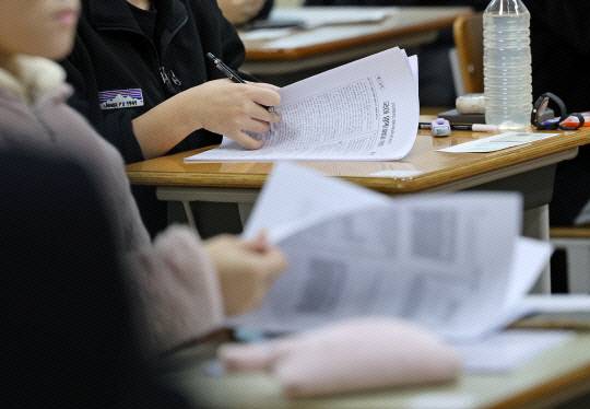 수능 사인펜 잉크 문제 번짐 터짐 수험생 350명 피해 구제방안 해야할 일 대응