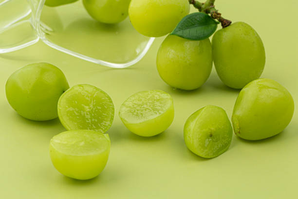 샤인머스켓의 효능, 섭취법, 보관법을 요약한 표 형태 이미지