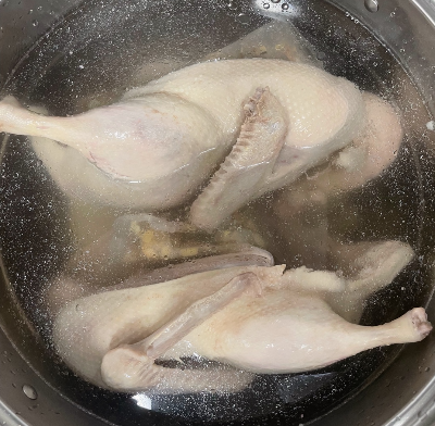 오리백숙 약재 넣고 끓이기