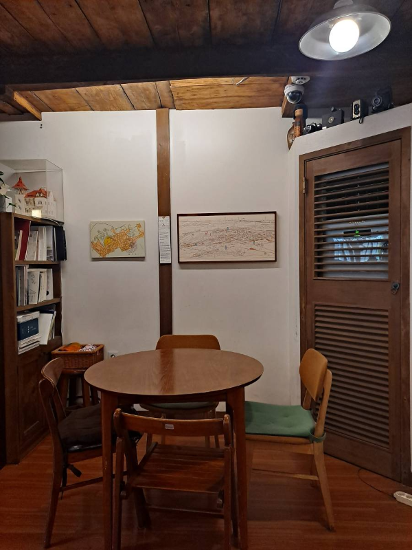 팟알 분위기있는 테이블