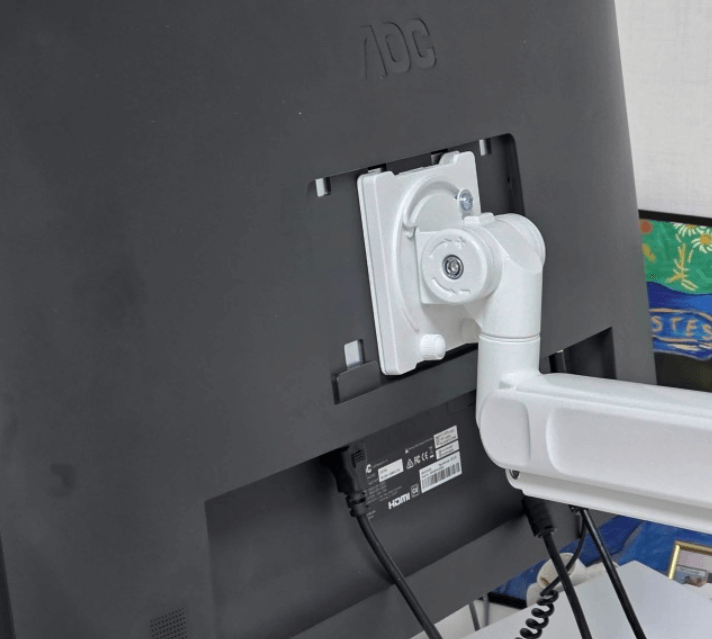 알파스캔 AOC U32V5 4K UHD 프리싱크 HDR 시력보호 무결점 모니터ㅣ장점 단점 사용후기