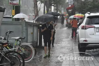 일본 장마 기간 지역별 도쿄 오사카 후쿠오카 오키나와 훗카이도 완벽 여행 정보_14
