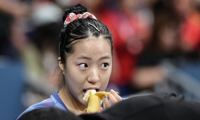 신유빈 바나나 먹방