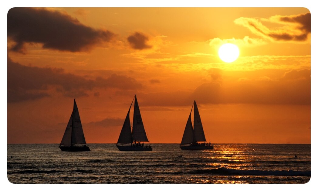 하와이-오아후섬-일몰-시간-요트-찍은-사진