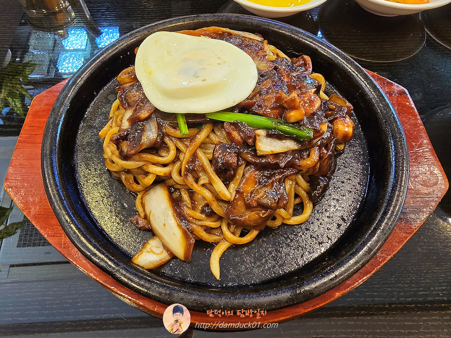 철판해물짜장