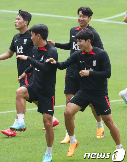 뉴시스 대한민국 축구 훈련모습 사진입니다.