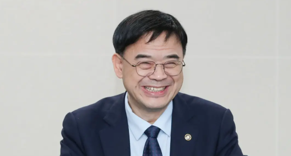 이상경 차관