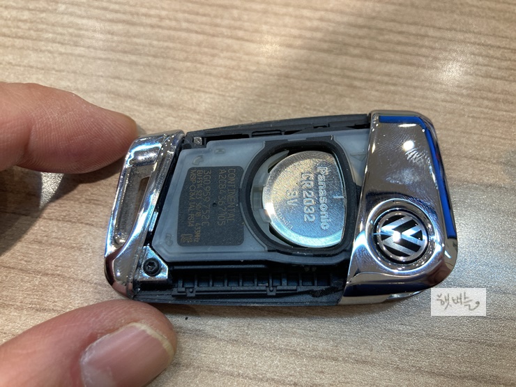 폭스바겐 신형 아테온, 파사트 GT 리모컨 전지 교환방법