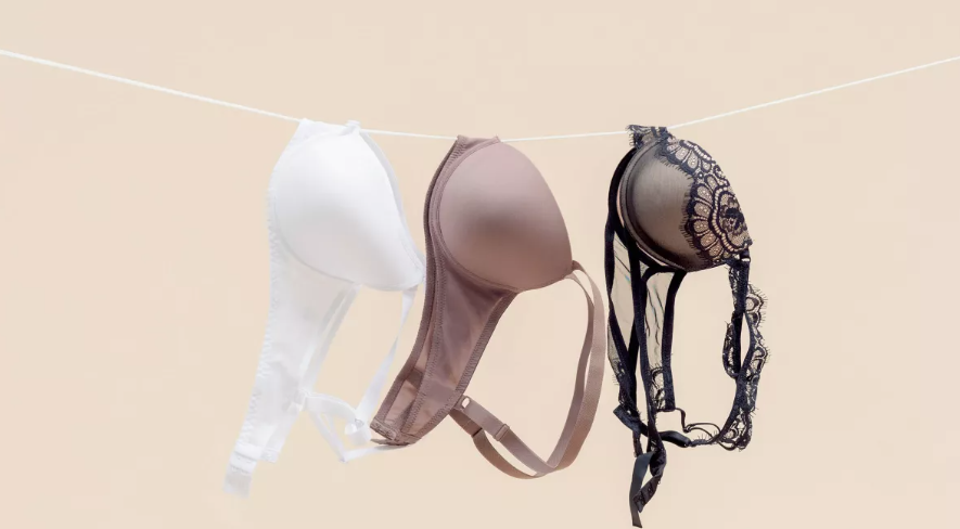 빨랫줄에 자연 건조하는 브래지어(이미지 출처: Shutterstock)