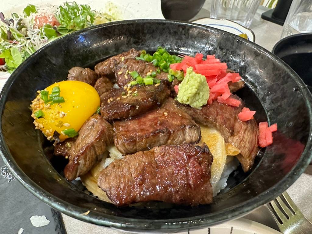 야키니쿠덮밥