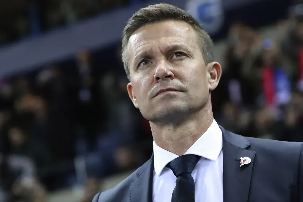 제시 마치, 르나르, 헤수스 카사스 감독