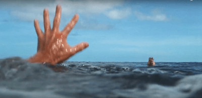 너무 멀리흘러가버린 윌슨을 애타게 부르는 척