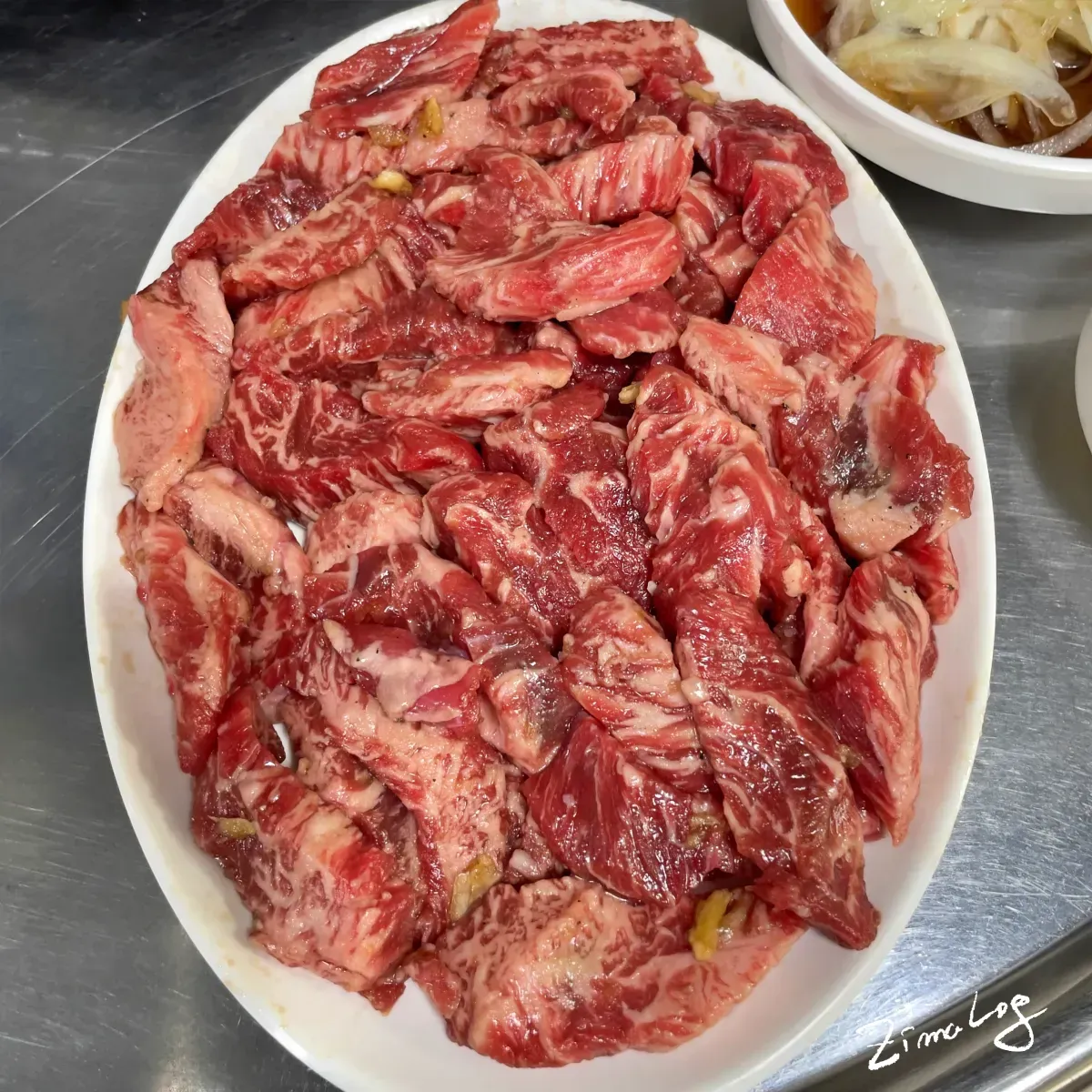 옛날고기집 메인 메뉴 갈비살 사진