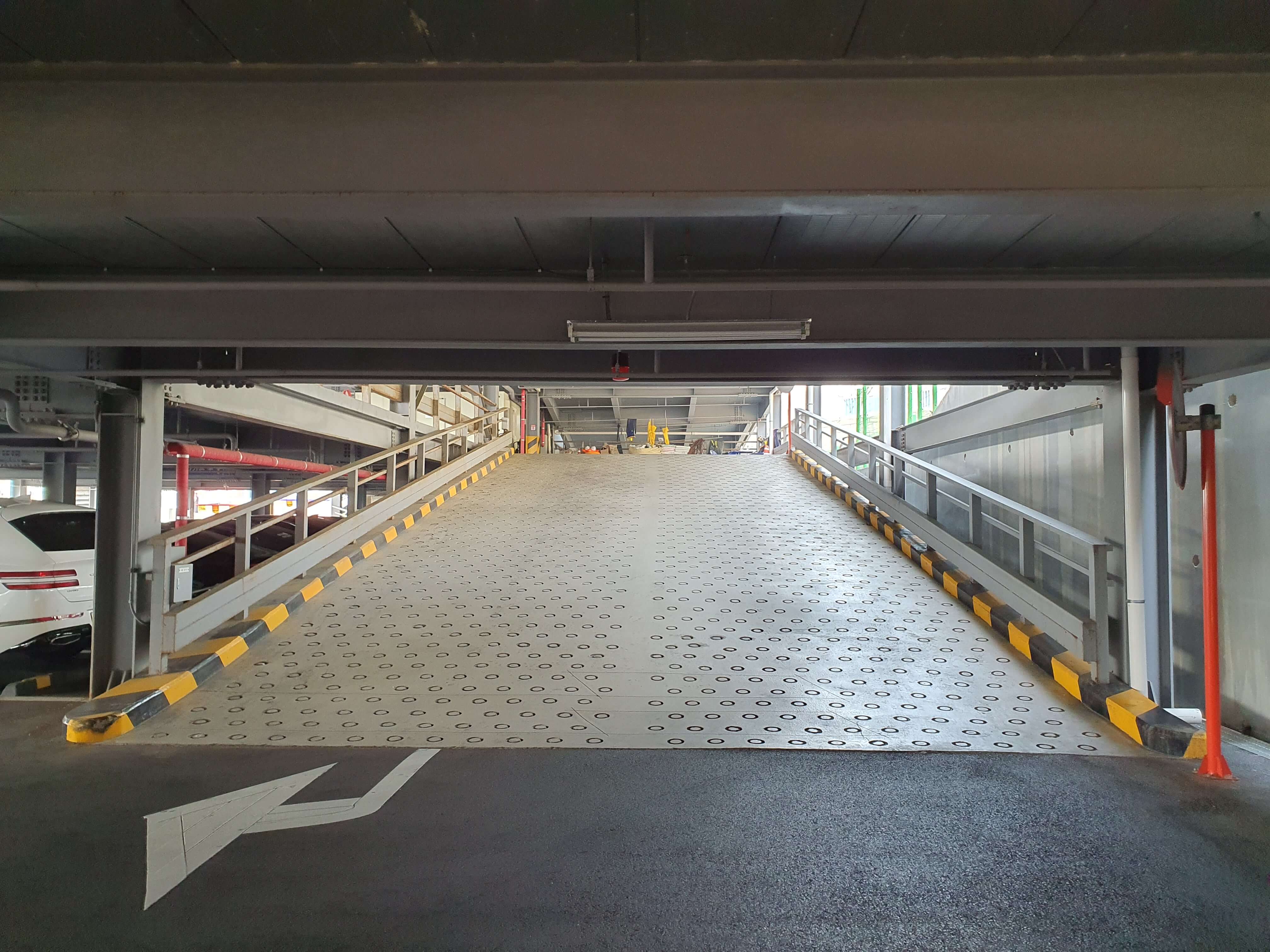 청사포 공영주차장(해운대해수욕장) 1, 2층 진출입로