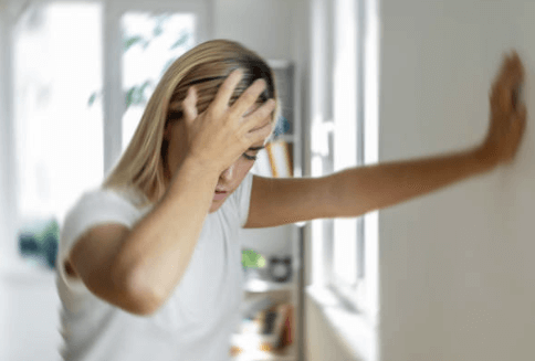 갑자기 세상이 빙글빙글? 40~50대에게 특히 많은 &lsquo;이석증&rsquo; 제대로 알아두세요
