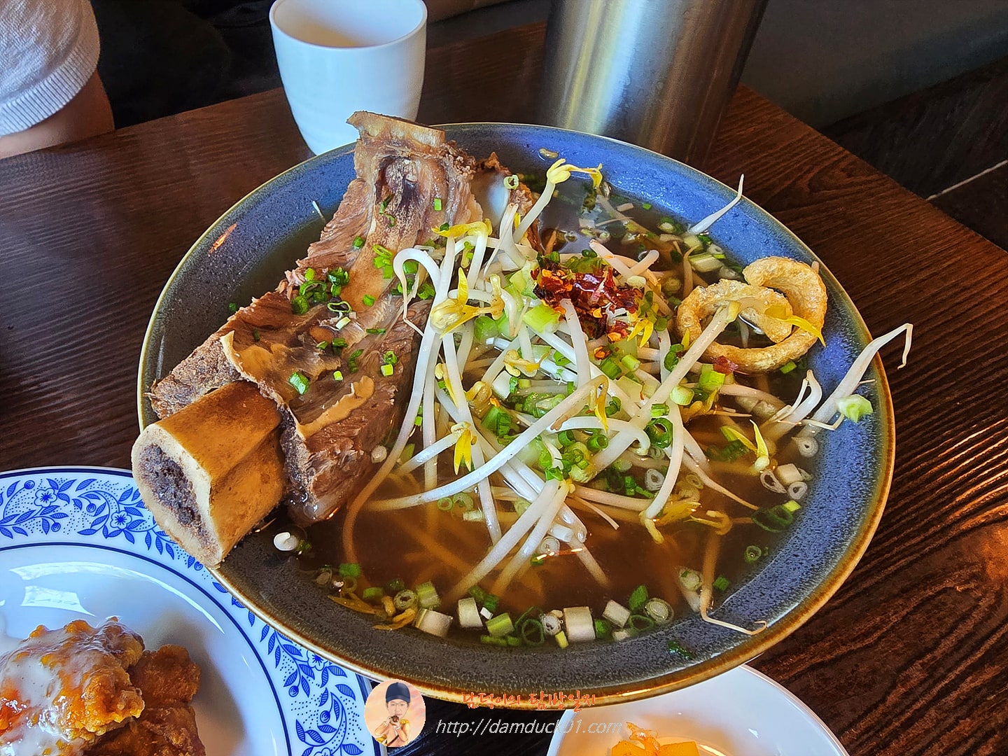 람부뜨리 쌀국수