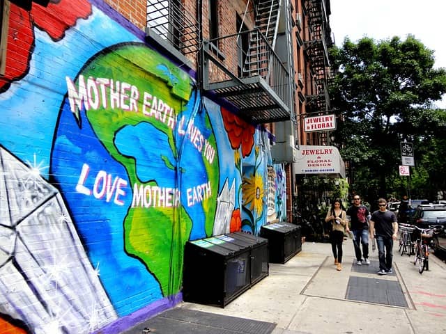 생각을 불러일으키는 거리 벽화