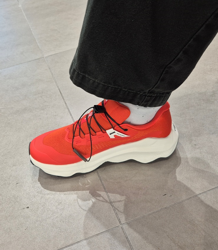 발볼 넓은 살로몬 트레일 러닝화 UG3