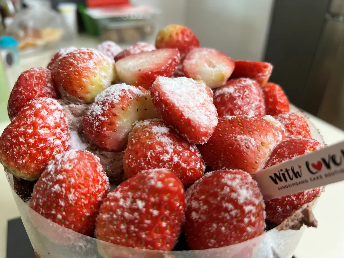 대전-빵지순례-성심당-부띠끄-딸기시루-막내-케이크-딸기-한가득