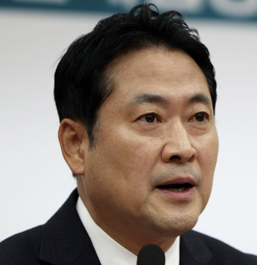 장동혁 국회의원 프로필 장동혁 아파트 4채 논란 지지율 부인 종교 한동훈 