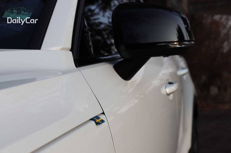 볼보 전기차..‘C40 리차지’