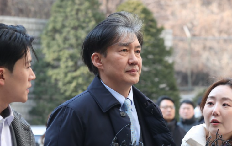 항소심서 실형 징역 2년을 선고 받고도 정치 참여를 선언하는 조국 전 장관