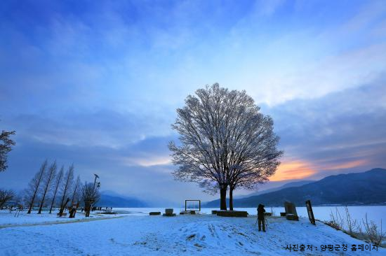 눈이 쌓인 두물머리 나루터
